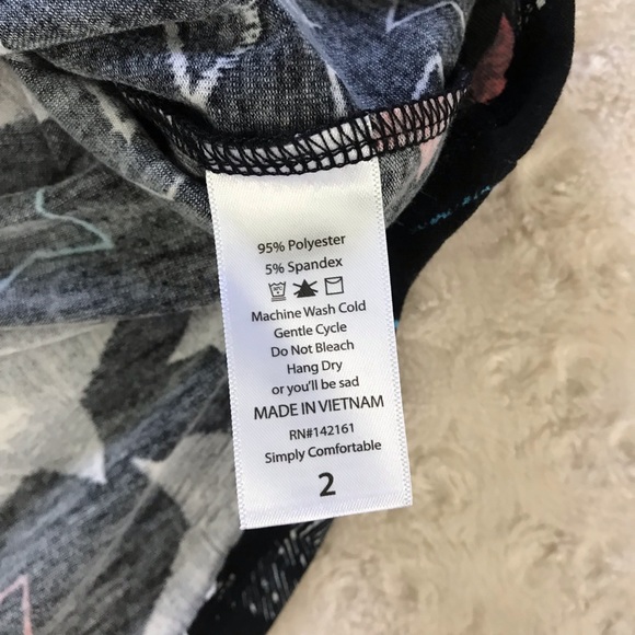LuLaRoe Gracie Tunic Top 2 Star Print Black Blue - Picture 3 of 5